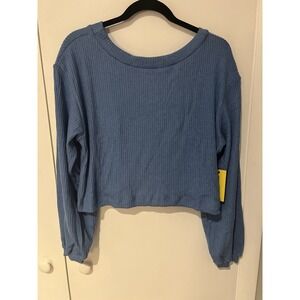 NWT Eleven Venus Williams Women's Razzle Dazzle Pullover Blue‎ Top Size Medium